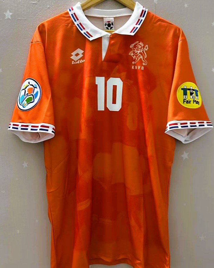 BERGKAMP DENNIS 1996-97 (Ned)