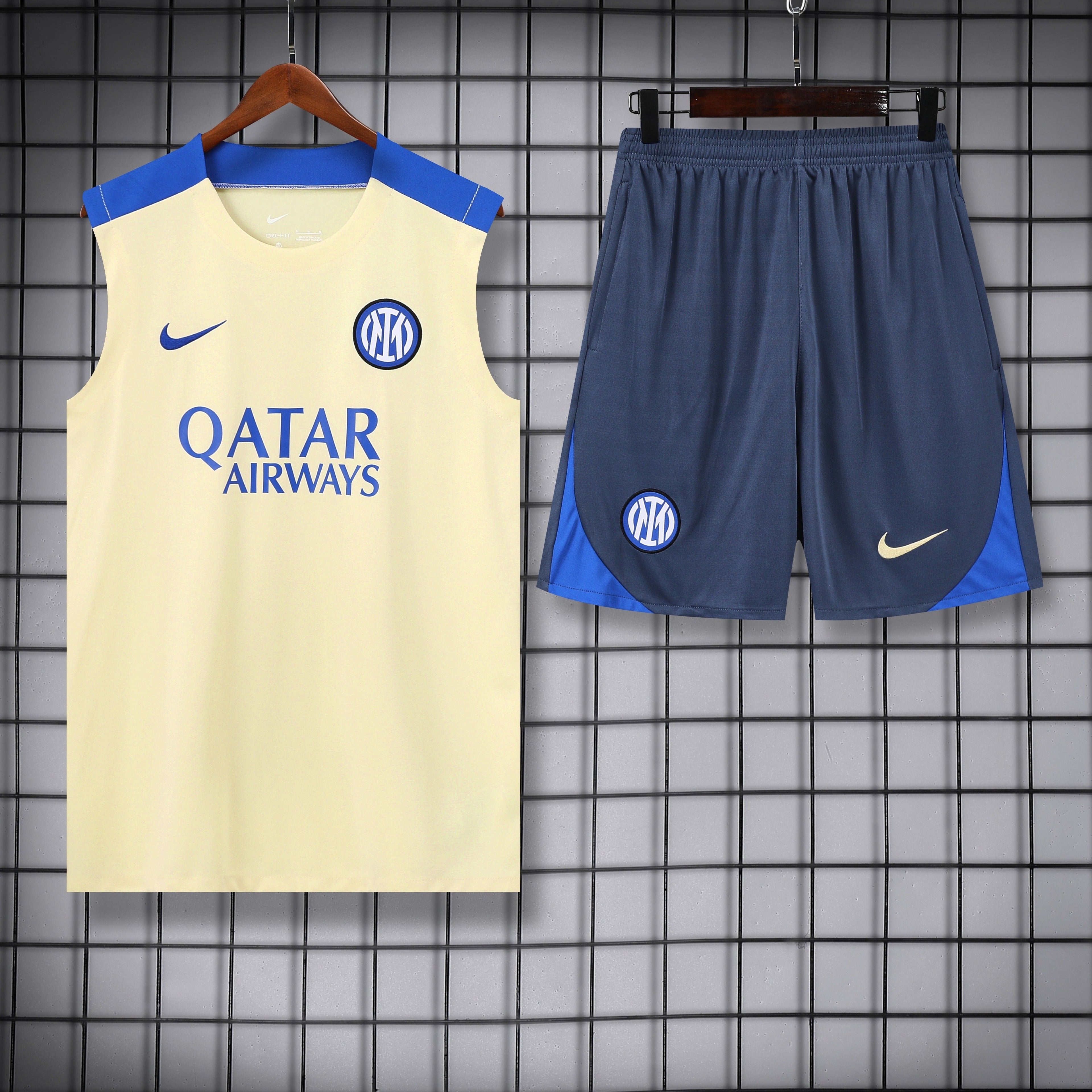 TANK TOP + SHORTS INTER