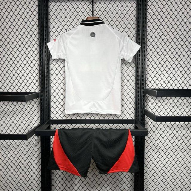 FULHAM Kid Kit