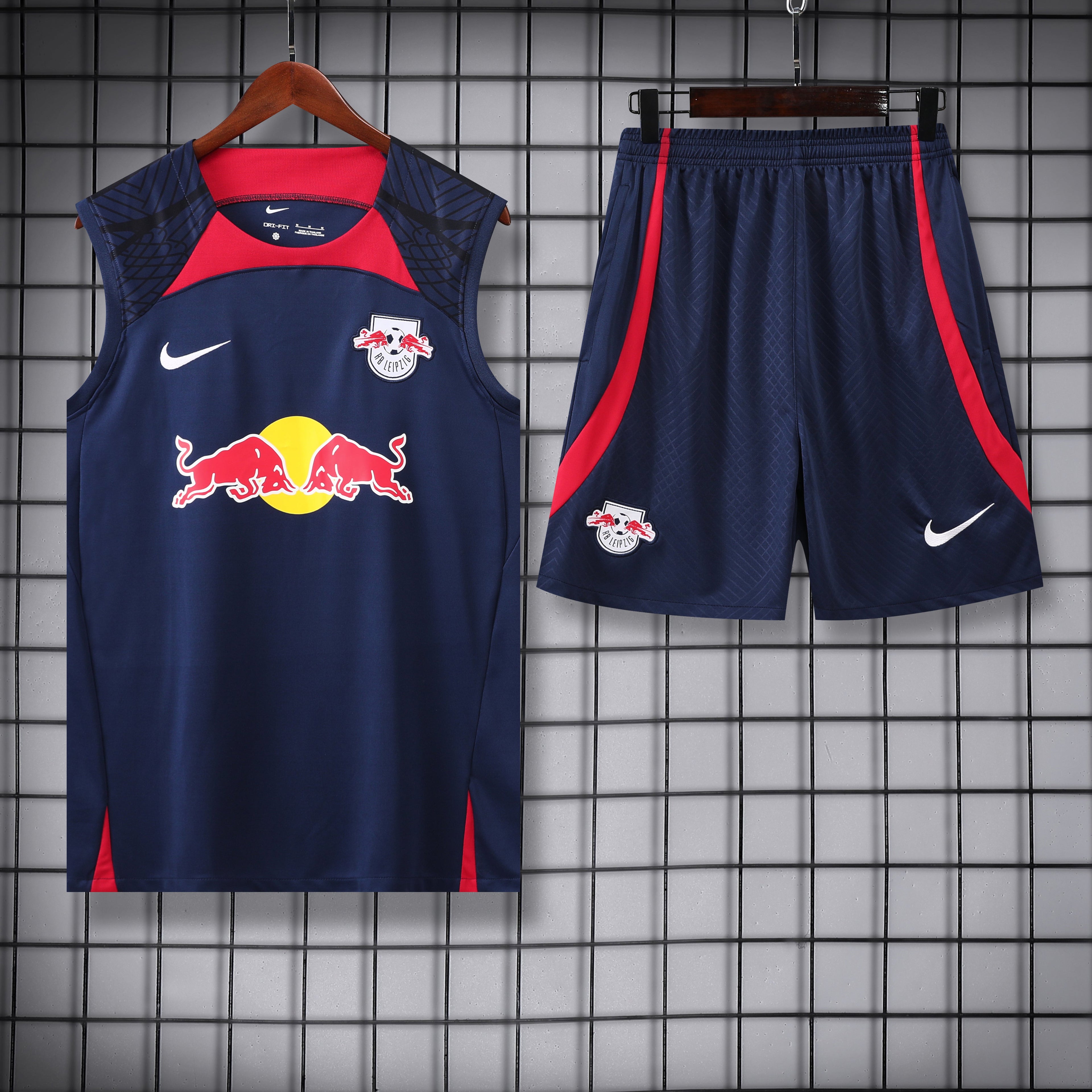 TANK TOP + SHORTS LEIPZG